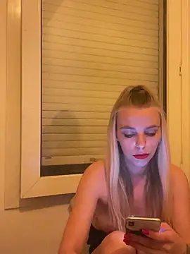 BrumeLove online show from April 30, 8:57 pm