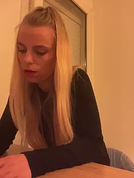 BrumeLove online show from April 30, 7:54 pm