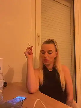 BrumeLove online show from April 29, 7:53 pm