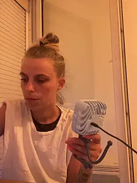 BrumeLove online show from May 27, 7:21 pm