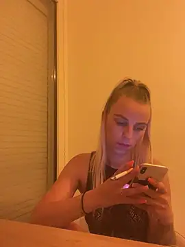 BrumeLove online show from May 23, 8:41 pm