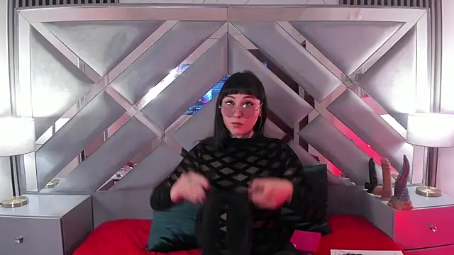 Ravenna666  online show from February 25, 8:30 pm