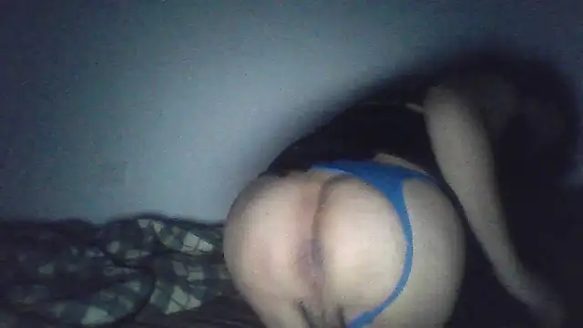 Snapshot of LillyCrossAvila chatting on December 20, 2:03 am LillyCrossAvila online show from December 20, 2:03 am