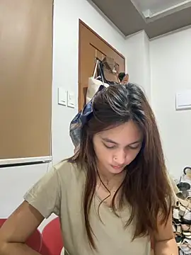 LanySylvia online show from November 15, 1:48 pm