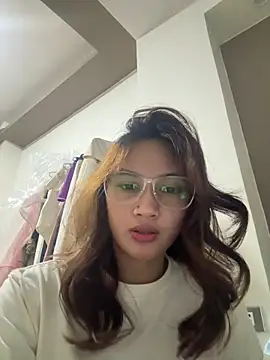 LanySylvia online show from April 3, 6:53 am