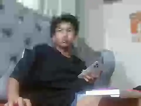 Snapshot of charlie0728 chatting on January 17, 2:59 am charlie0728 online show from January 17, 2:59 am