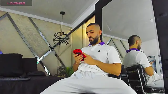 Yiyo10  online show from February 26, 3:23 pm