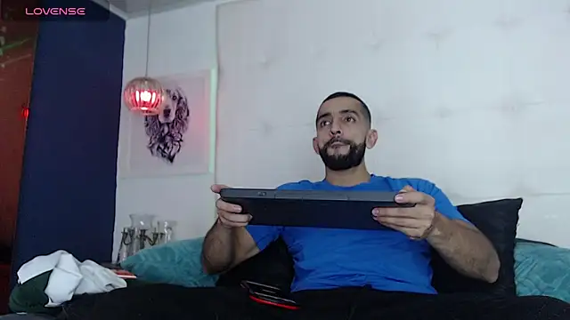 Yiyo10  online show from March 11, 9:42 pm