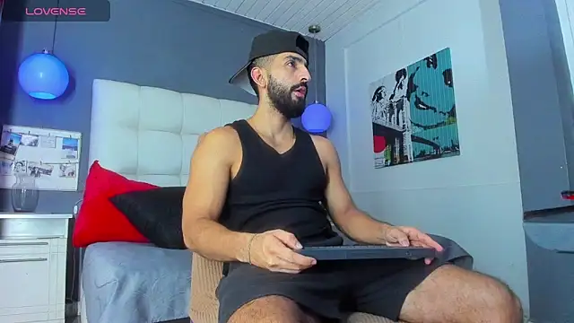 Yiyo10  online show from February 14, 5:07 am