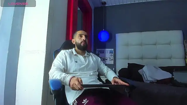 Yiyo10  online show from February 23, 3:30 am