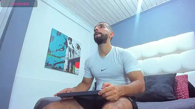 Yiyo10  online show from March 28, 8:32 pm