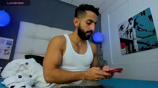 Yiyo10  online show from February 12, 4:23 am