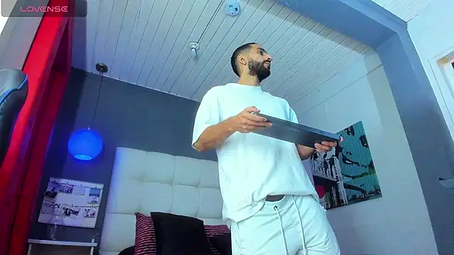 Yiyo10  online show from March 20, 8:54 pm