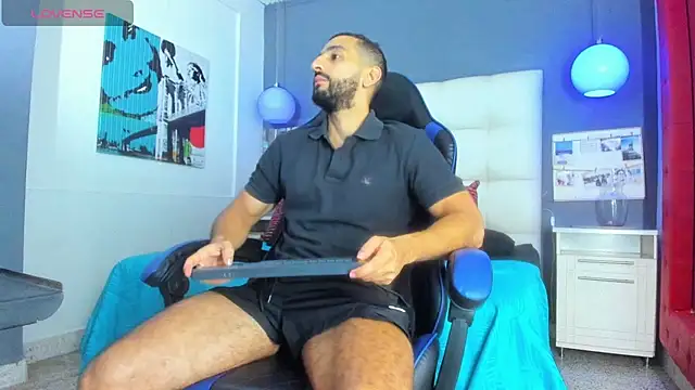 Yiyo10  online show from March 31, 9:06 pm