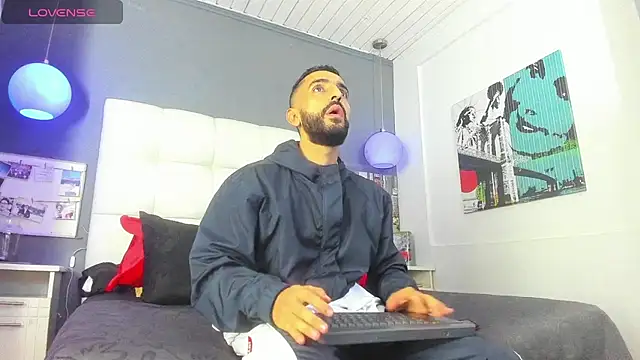 Yiyo10  online show from February 6, 4:19 am