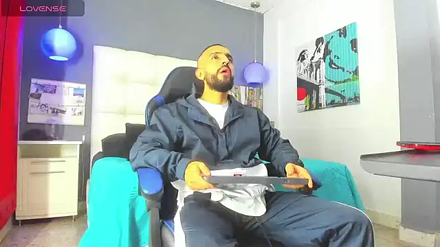 Yiyo10  online show from February 25, 4:23 am