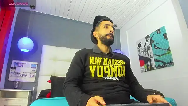 Yiyo10  online show from February 4, 4:29 am