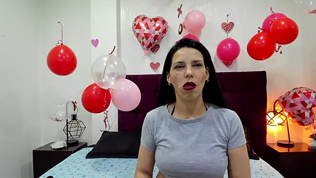 Snapshot of MashaPiink chatting on February 22, 1:24 pm MashaPiink online show from February 22, 1:24 pm