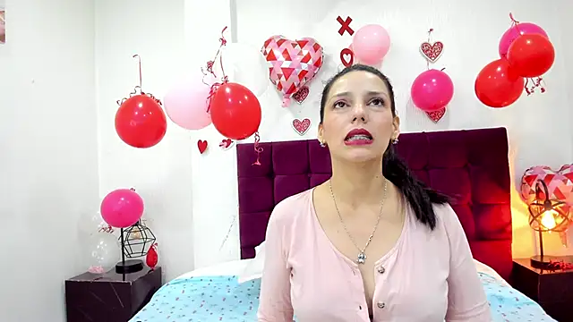 Snapshot of MashaPiink chatting on February 26, 1:00 pm MashaPiink online show from February 26, 1:00 pm