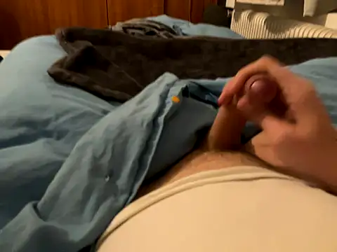 Snapshot of HugeLoadsIncomming chatting on December 3, 12:12 am HugeLoadsIncomming online show from December 3, 12:12 am