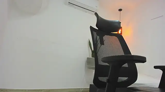 Snapshot of damian_bull chatting on November 1, 8:36 pm damian bull online show from November 1, 8:36 pm