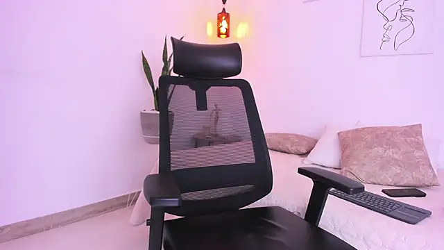 Snapshot of damian_bull chatting on November 5, 8:01 pm damian bull online show from November 5, 8:01 pm