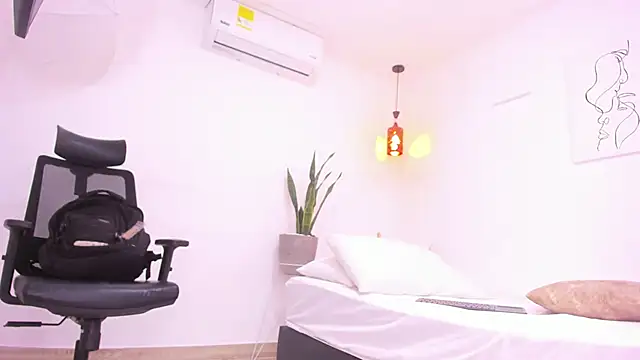 Snapshot of damian_bull chatting on October 30, 7:55 pm damian bull online show from October 30, 7:55 pm