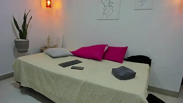 Snapshot of damian_bull chatting on October 27, 7:59 pm damian bull online show from October 27, 7:59 pm