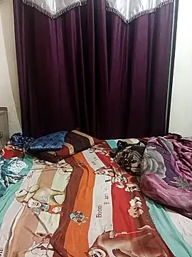 Snapshot of MEERAcle chatting on December 21, 5:03 pm MEERAcle online show from December 21, 5:03 pm