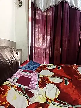 MEERAcle online show from March 7, 4:30 am