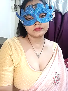 MEERAcle online show from March 18, 5:47 pm