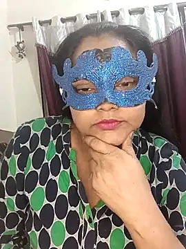 Snapshot of MEERAcle chatting on December 22, 3:56 pm MEERAcle online show from December 22, 3:56 pm