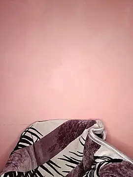 Snapshot of MEERAcle chatting on January 17, 6:00 pm MEERAcle online show from January 17, 6:00 pm