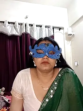 Snapshot of MEERAcle chatting on February 8, 2:26 pm MEERAcle online show from February 8, 2:26 pm