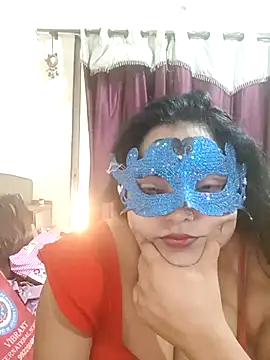 Snapshot of MEERAcle chatting on December 14, 8:42 am MEERAcle online show from December 14, 8:42 am