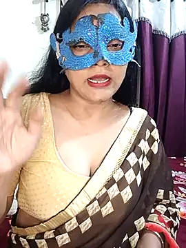 Snapshot of MEERAcle chatting on April 20, 2:51 pm MEERAcle online show from April 20, 2:51 pm