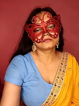 Snapshot of MEERAcle chatting on April 28, 2:43 pm MEERAcle online show from April 28, 2:43 pm