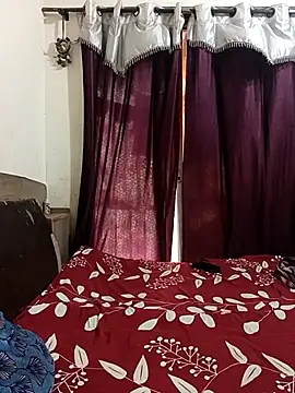 MEERAcle online show from March 11, 5:56 am