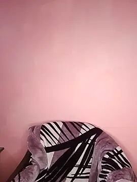 Snapshot of MEERAcle chatting on January 13, 5:28 pm MEERAcle online show from January 13, 5:28 pm