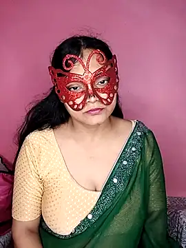 Snapshot of MEERAcle chatting on May 4, 8:22 pm MEERAcle online show from May 4, 8:22 pm