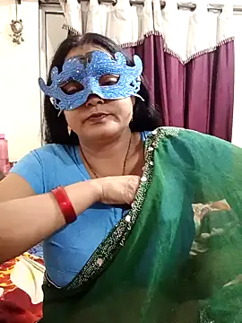 Snapshot of MEERAcle chatting on February 25, 3:45 pm MEERAcle online show from February 25, 3:45 pm