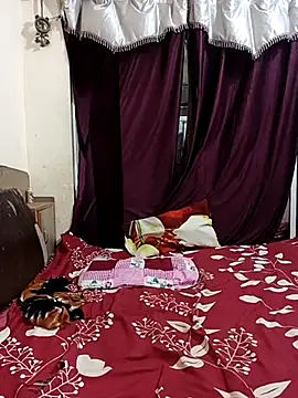 MEERAcle online show from March 19, 6:08 pm