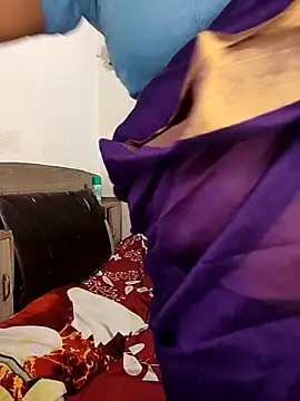 MEERAcle online show from April 16, 3:24 pm