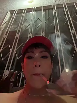 ZahaRose online show from November 18, 3:32 am