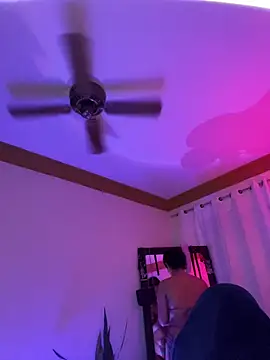 ZahaRose online show from December 4, 8:13 am