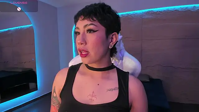 Snapshot of ZahaRose chatting on September 13, 6:19 pm ZahaRose online show from September 13, 6:19 pm