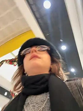 Only April online show from December 5, 8:02 am