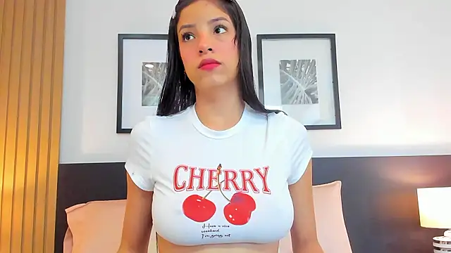 Snapshot of catalina_jolie chatting on February 16, 4:22 am catalina jolie online show from February 16, 4:22 am