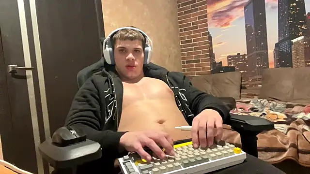 MusclePhantom online show from March 10, 9:19 pm