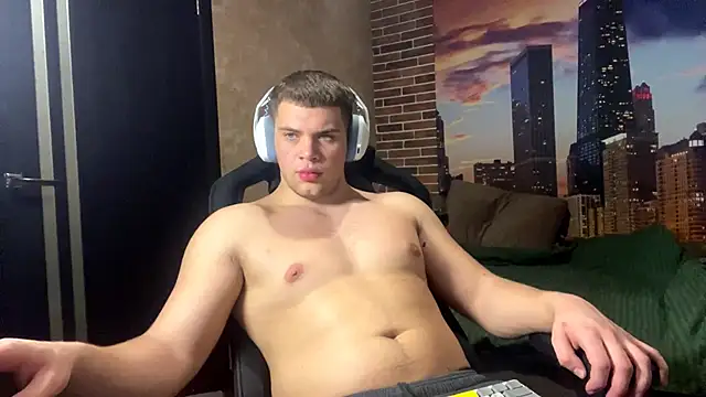 MusclePhantom online show from March 25, 9:35 pm